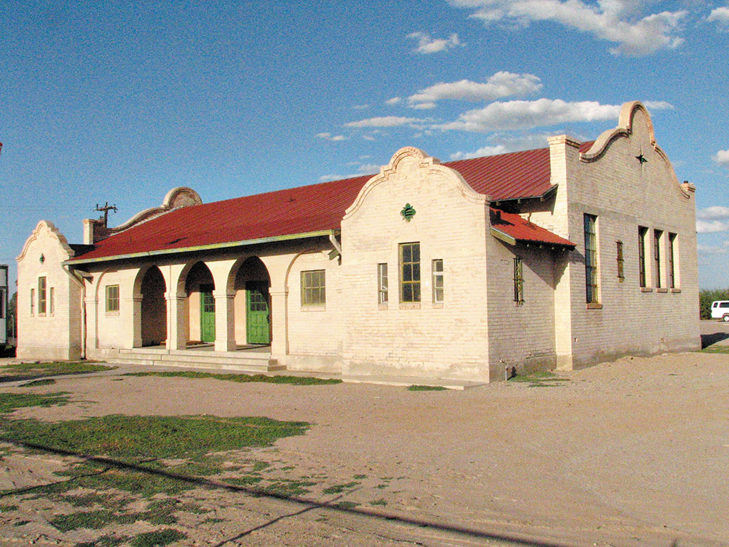 The Toltec Elementary School is currently being restored by the Santa Cruz Valley Historic Museum.